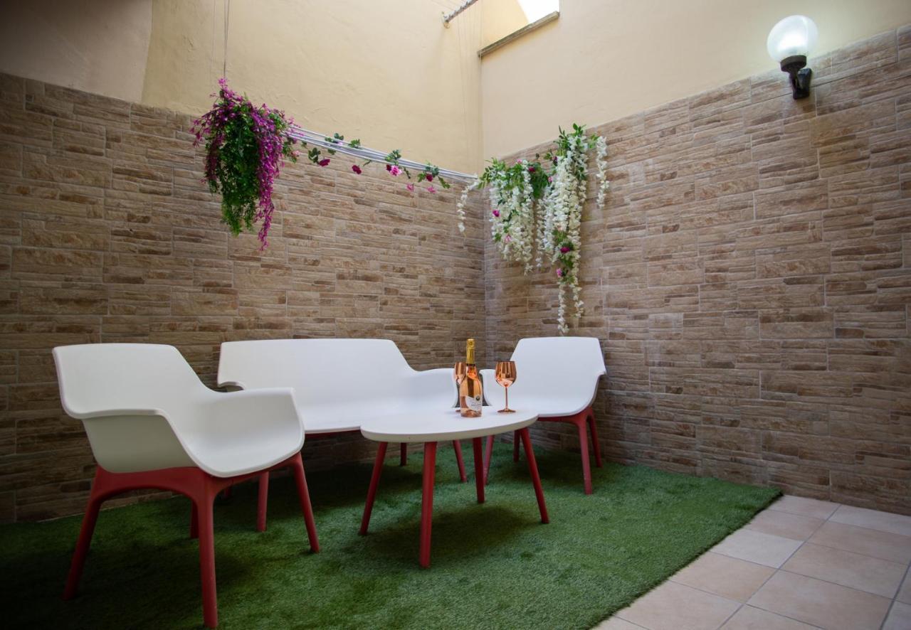 Casa Colombo - The Fab Stay Brindisi Esterno foto