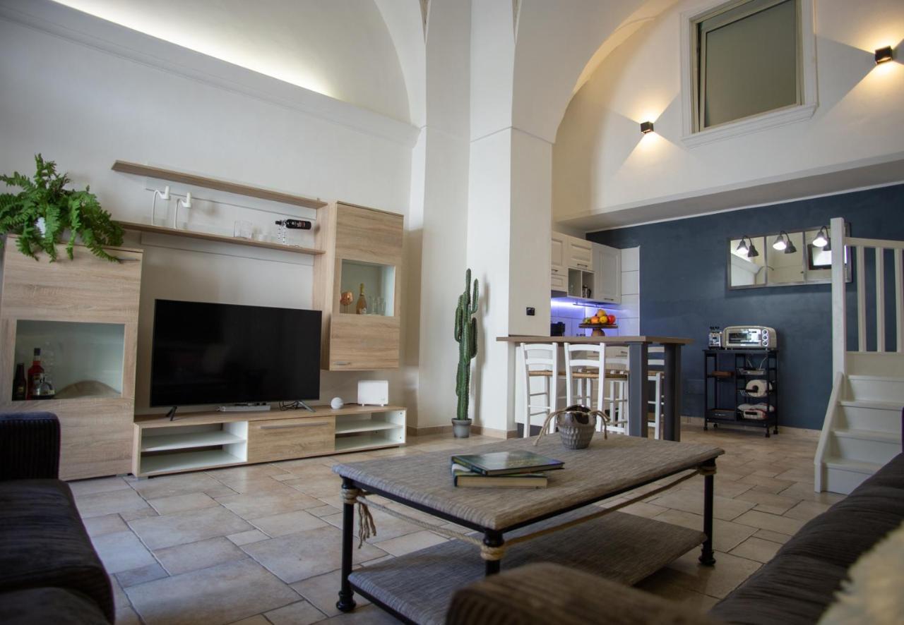 Casa Colombo - The Fab Stay Brindisi Esterno foto